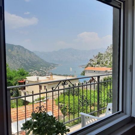 Apartment Perovic Kotor Bagian luar foto